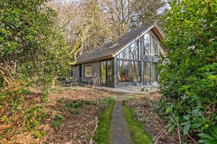 Bovenheigraaf 7 in Oldebroek foto