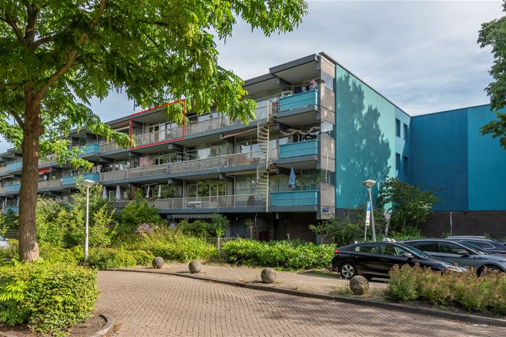 Bramzeilhof 88 in Amsterdam photo