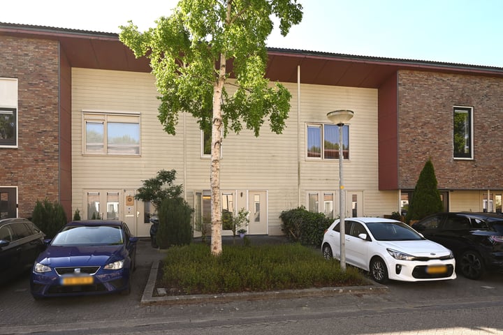 Brancusistraat 12 en Almere foto