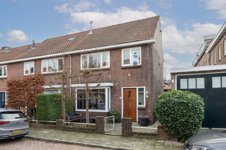 Brederodestraat 8 in Alphen aan den Rijn