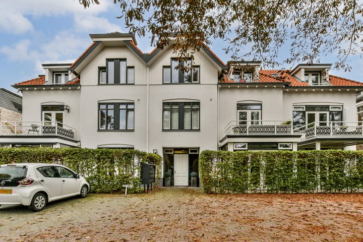 Brinklaan 124C-6 dans Bussum photo