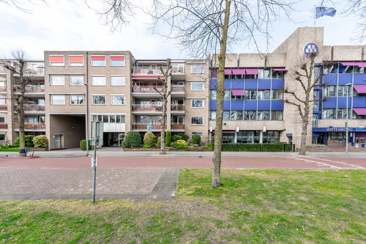 Brinklaan 302 in Apeldoorn foto