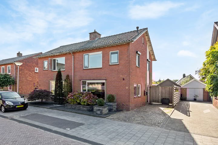 Brinkstraat 11 in Reutum Foto