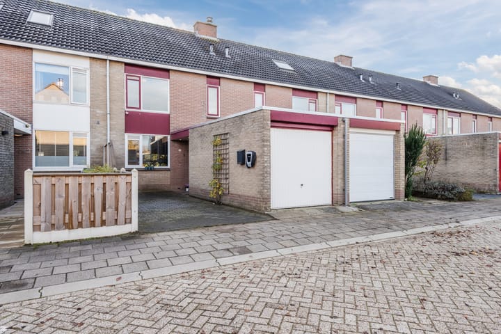 Brittenstraat 12 in Almere photo