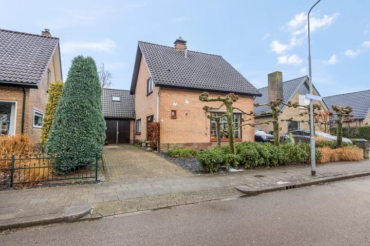 Photo of property Broekhuizenstraat 15, Terschuur