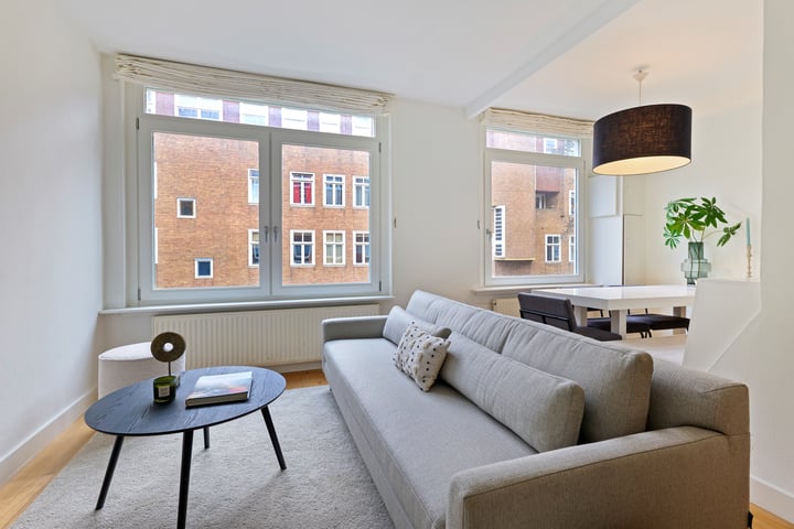 Bronckhorststraat 26-1 in Amsterdam photo