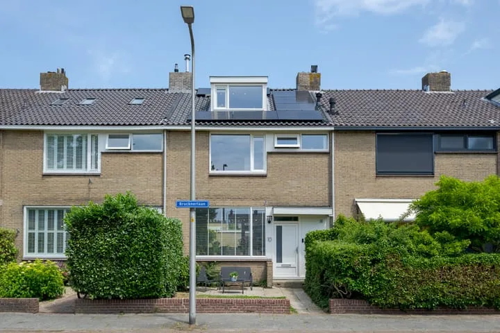 Brucknerlaan 10 in Voorschoten