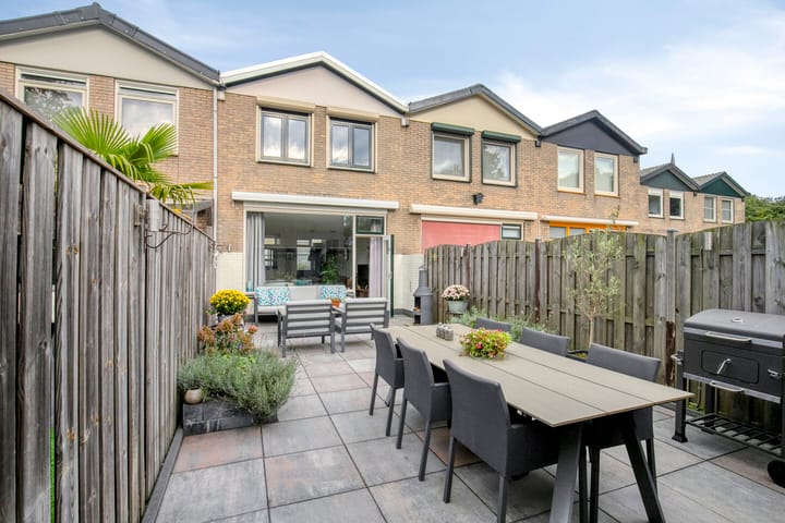 Brucknerstraat 12 in Nieuwegein photo