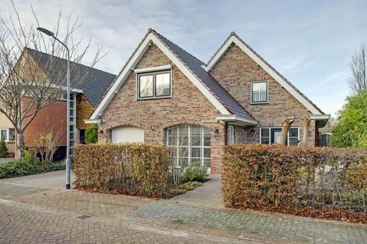 Bruggesloot 8 dans Broek op Langedijk photo