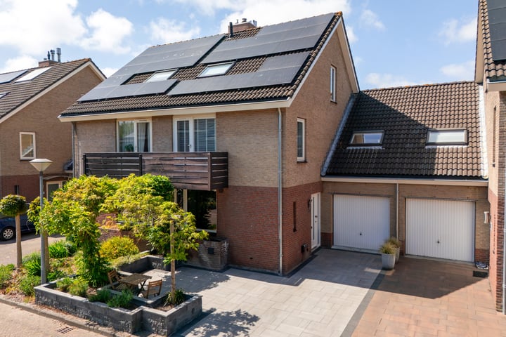 Buizerderf 22 in Voorschoten photo