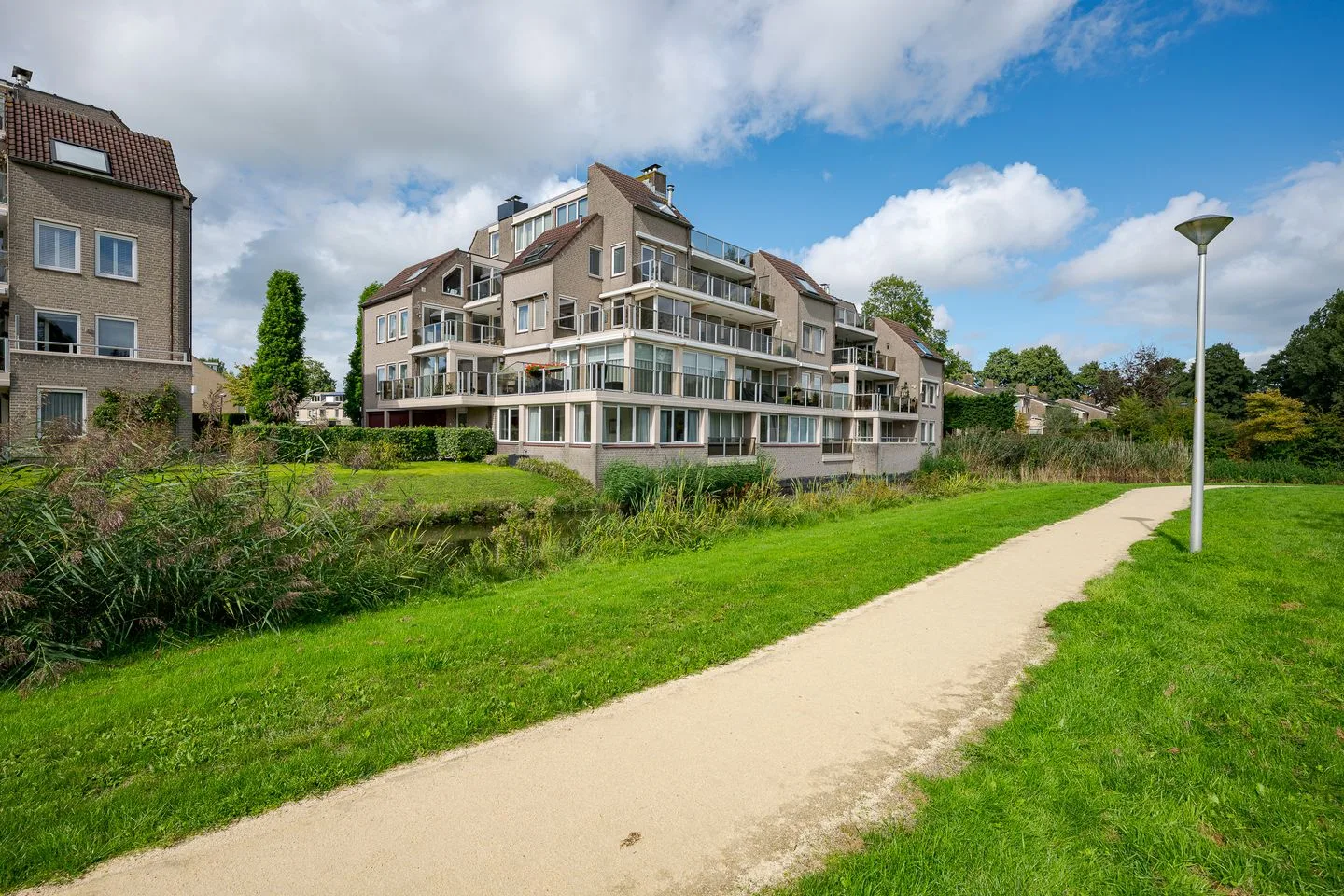 Buizerderf 25 Voorschoten foto 2