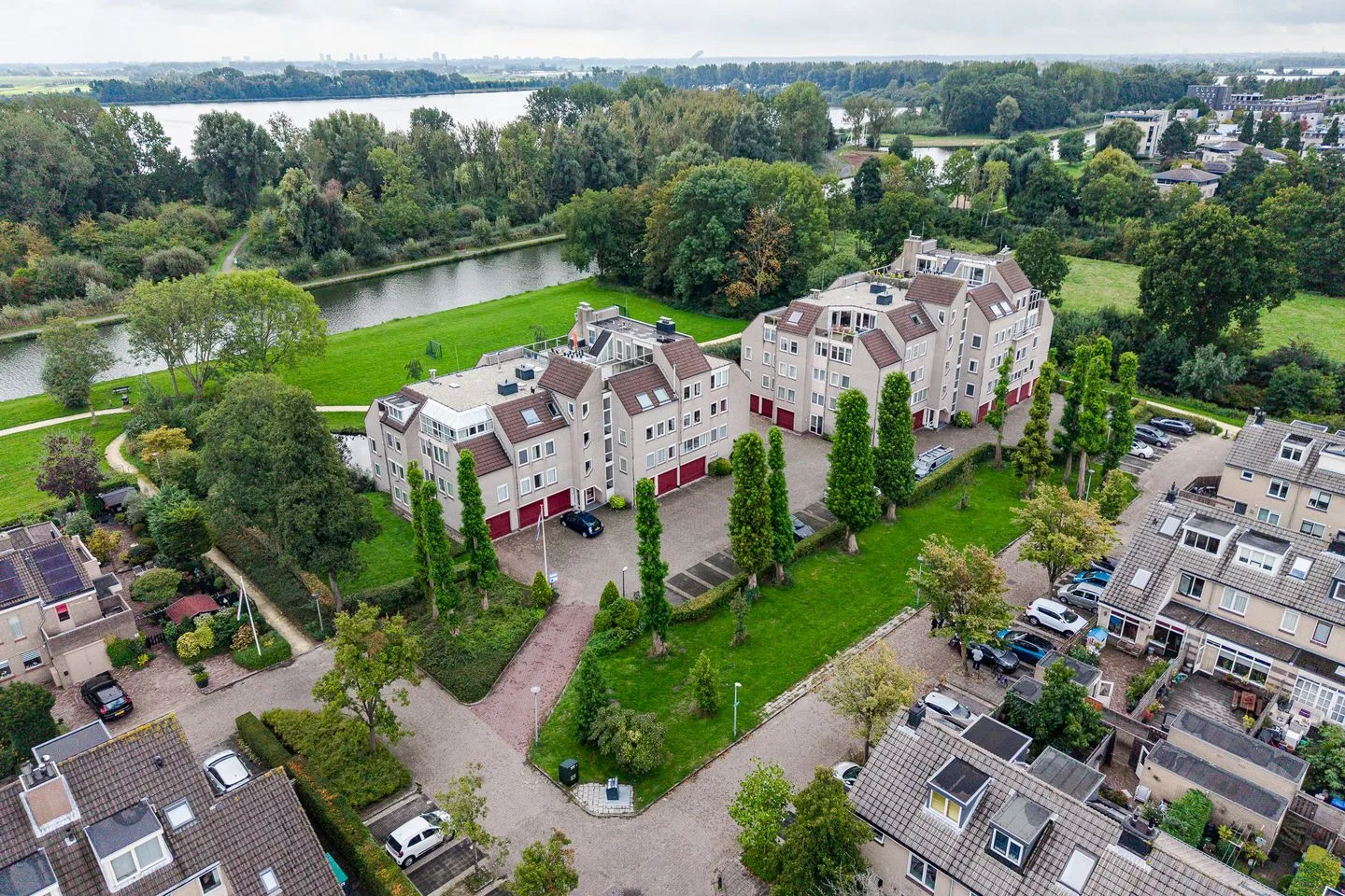 Buizerderf 25 Voorschoten thumbnail 9