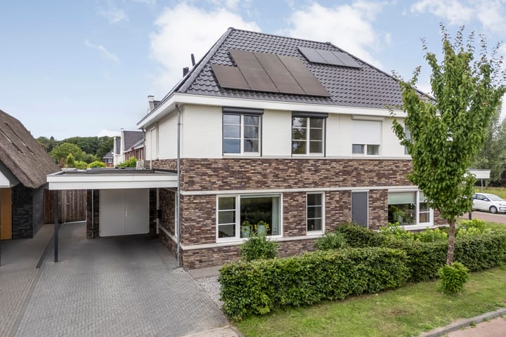 Burcht 75 in Rijssen Foto