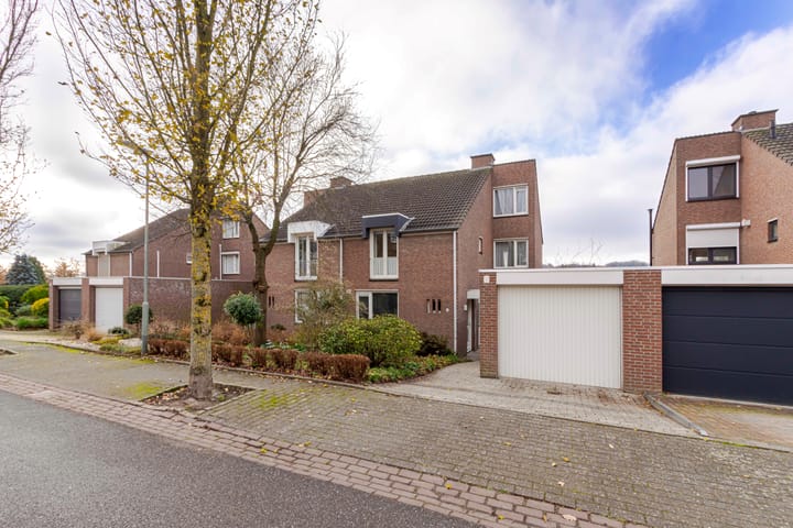 Burg. Baron van Hövellstraat 10 dans Wijlre photo