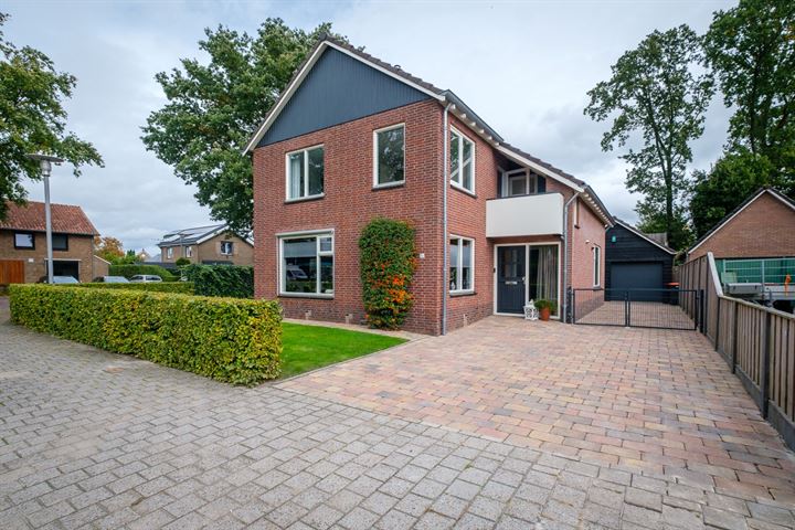 Burg.Bosch Bruiststraat 36 in Nieuwleusen Foto