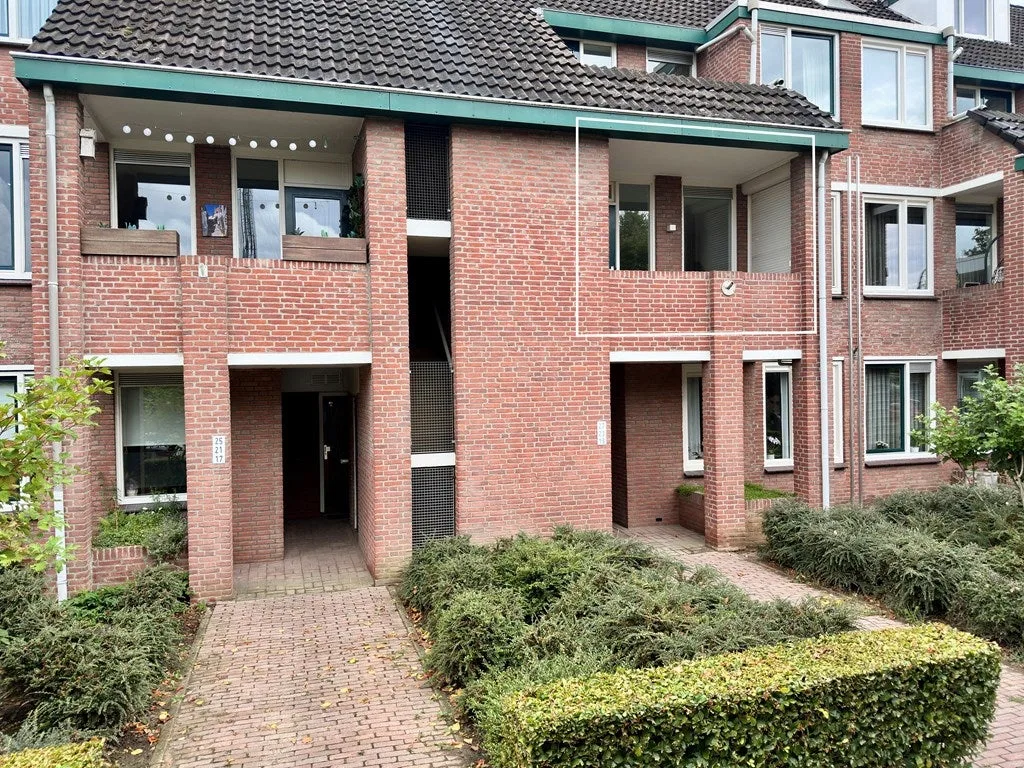 Burg. Coonenplein 23 Limbricht foto 2