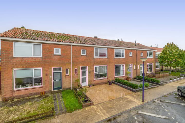 Photo of property Burg G H Mulierstraat 30, Sloten