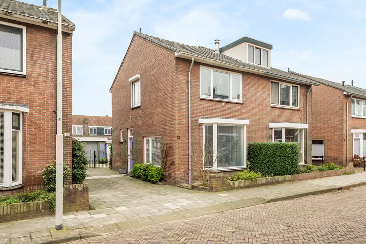 Burg. Gaarlandtstraat 12 in Gorinchem Foto