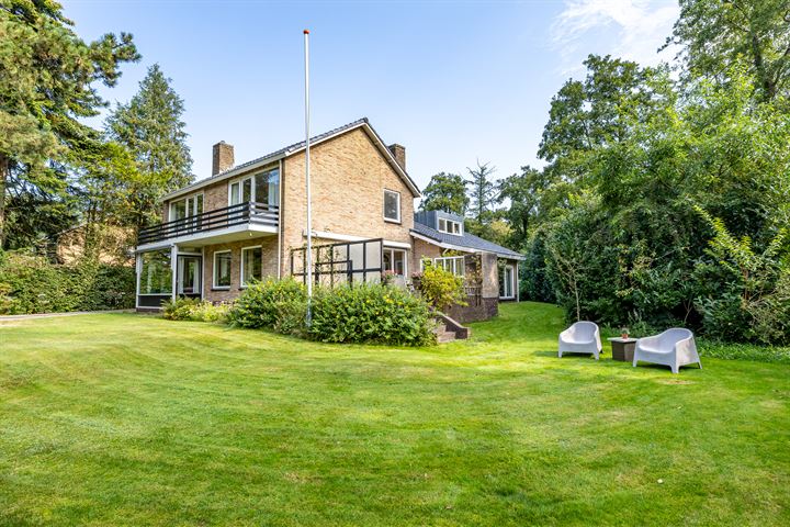 Burg. J.G. Legroweg 6 in Paterswolde foto