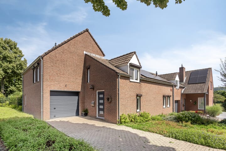 Burg. Mr W.J.Merckelbachlaan 1 in Epen