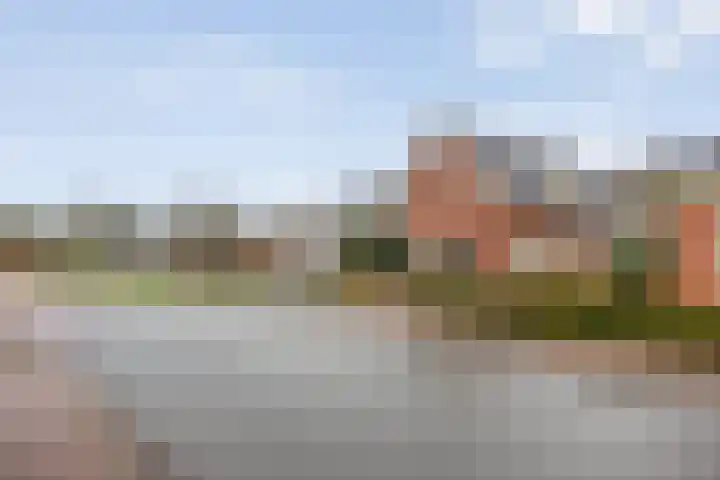 Burg van Barneveldweg 15 Aduard