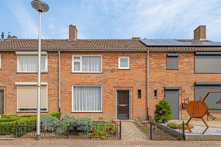 Burg. van Haarenstraat 24 in Kerkdriel Foto