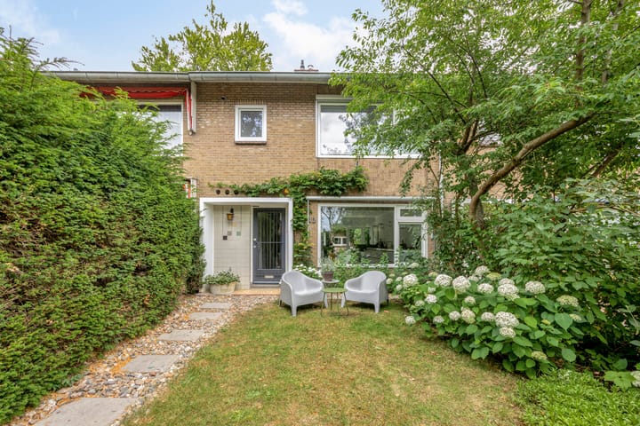 Burg. Van Holthelaan 10 in Zeist Foto