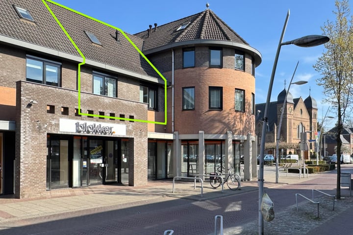 Burg. Van Houdtplein 8 in Bladel Foto