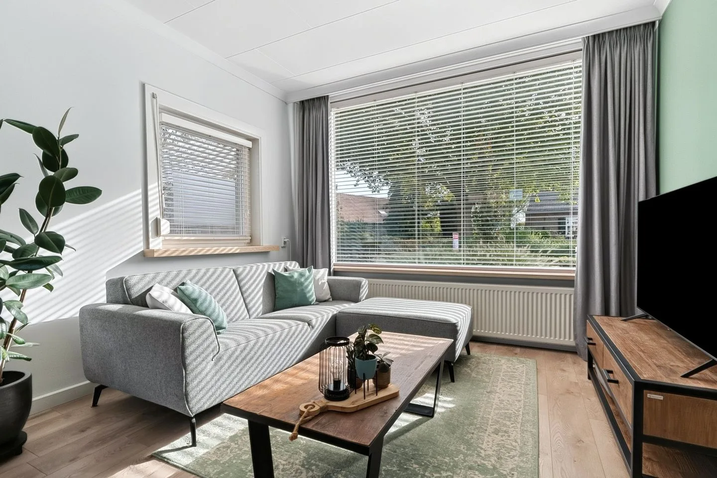 Burg. Van Houtstraat 79 Budel foto 3
