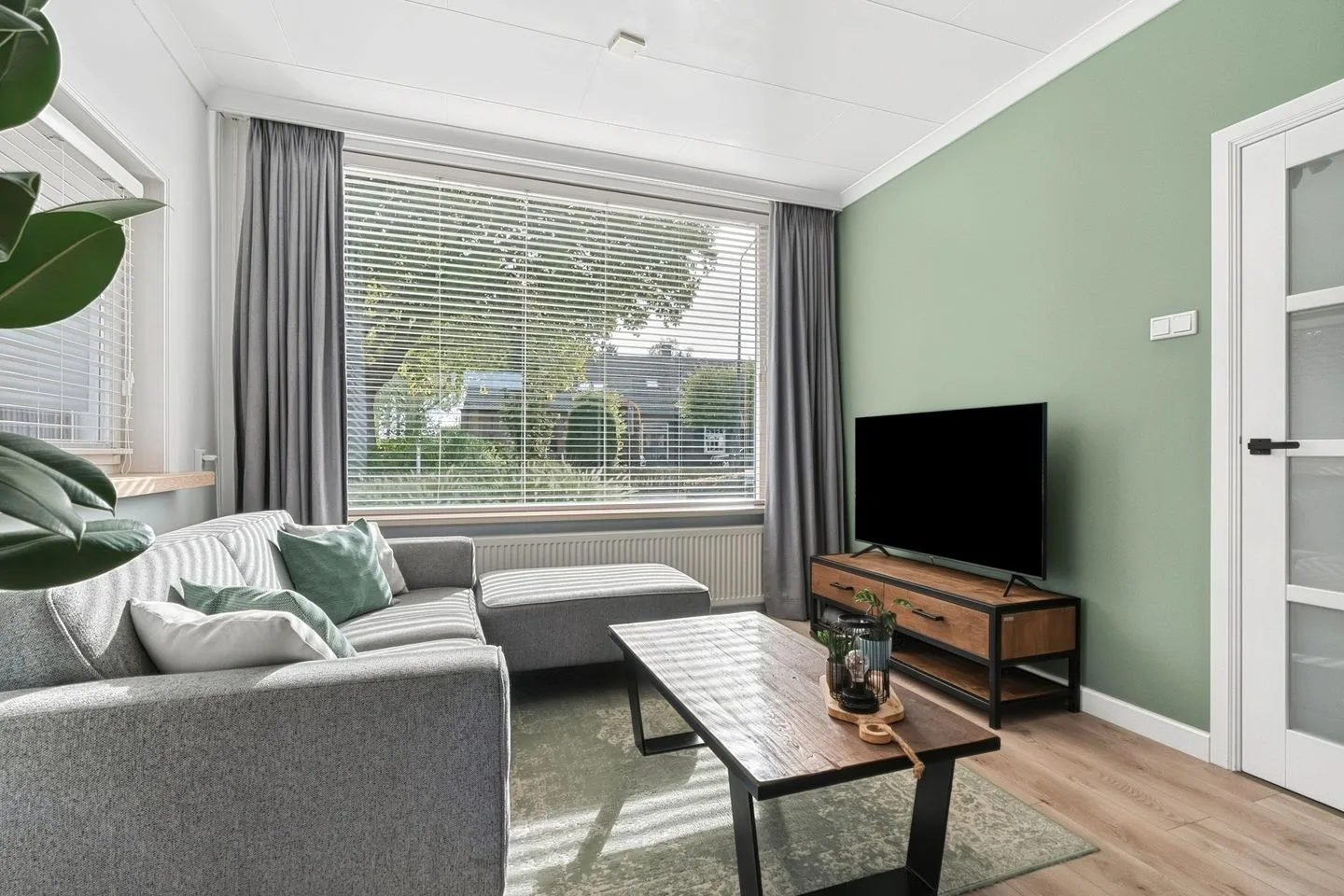 Burg. Van Houtstraat 79 Budel thumbnail 5