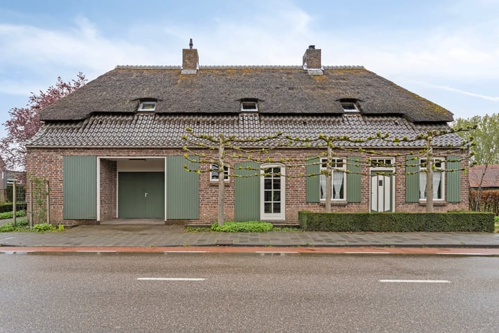 Burg. Van Houtstraat 92 in Budel photo