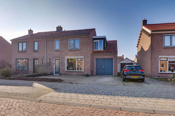 Burg.van Sandickstraat 11 in Nieuwleusen