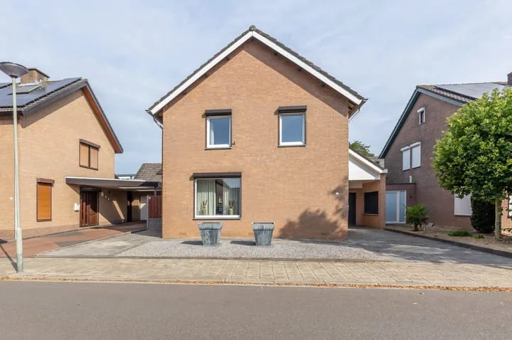 Burg. Venckenstraat 9 Obbicht