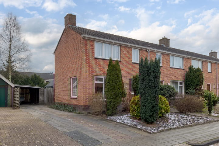 Photo of property Burgemeester Borgerstraat 6, Roden