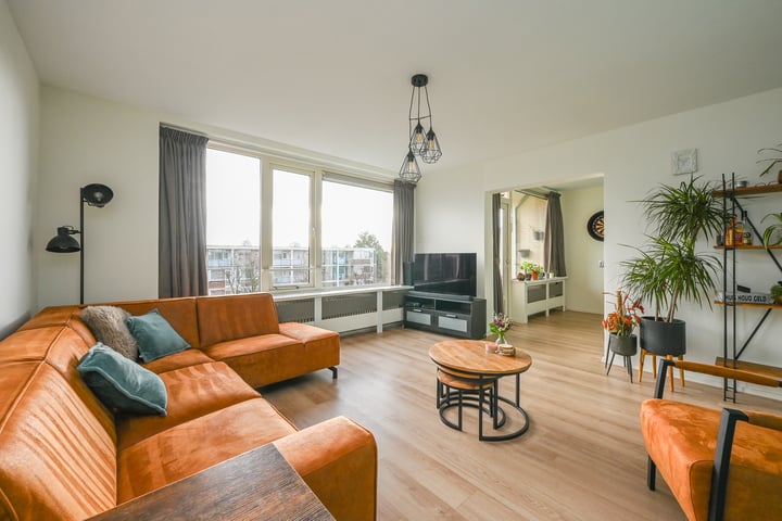 Burgemeester Caan van Necklaan 346 en Leidschendam foto