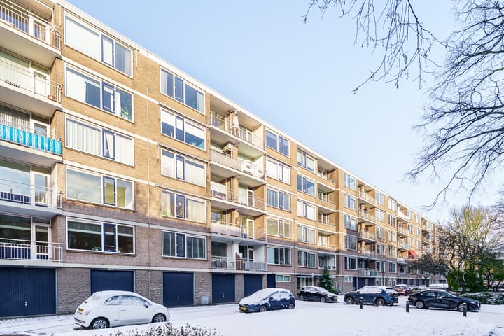 Burgemeester Caan van Necklaan 348 in Leidschendam foto