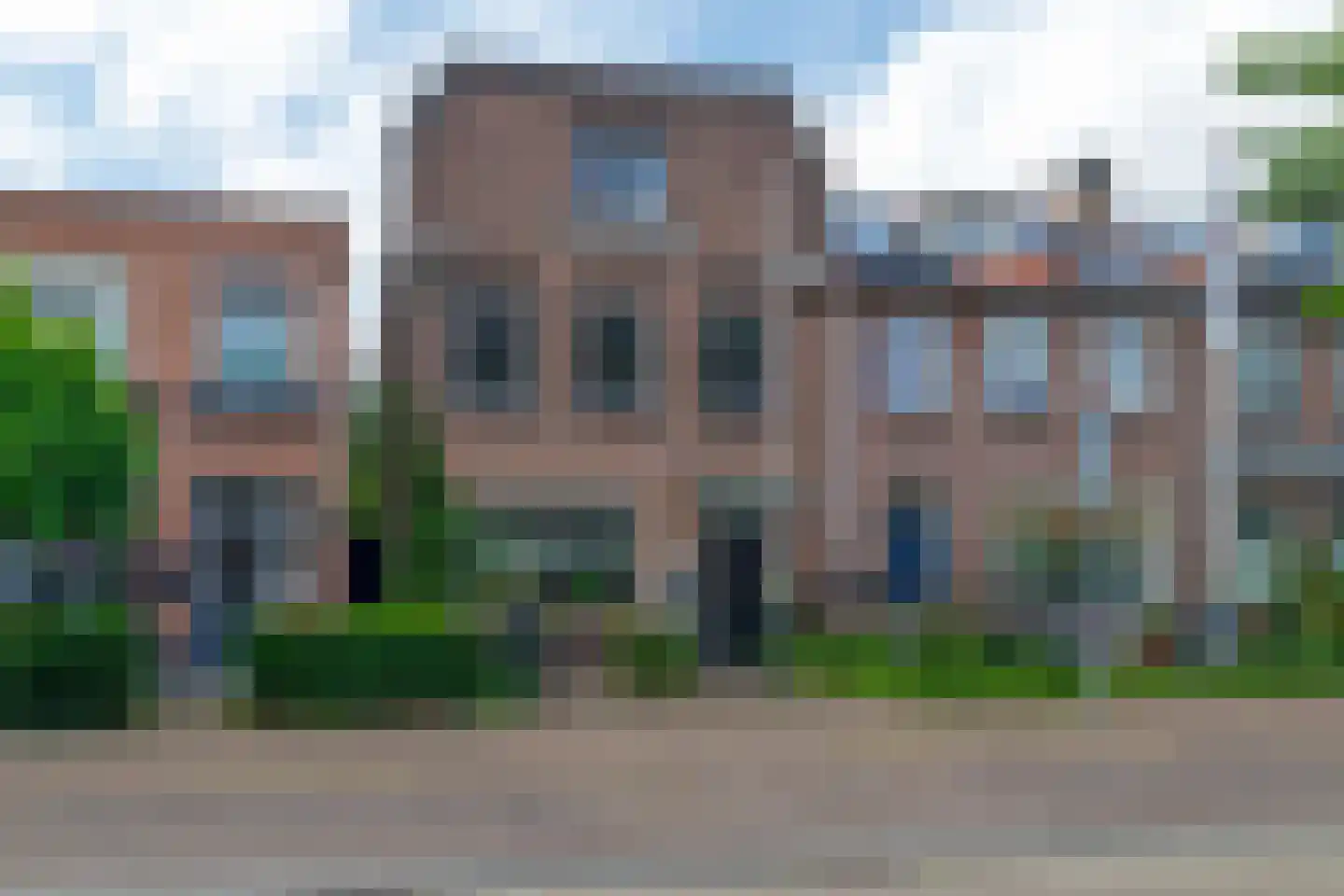 Burgemeester de Bruïnelaan 123 in Zwijndrecht