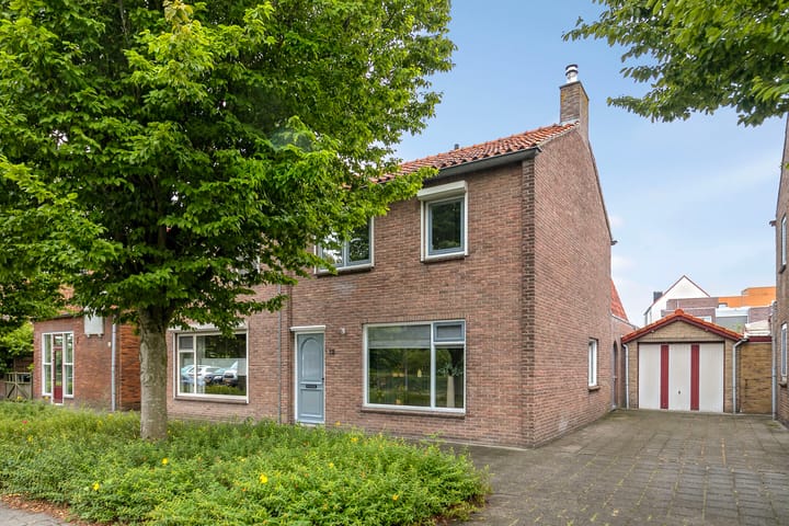 Burgemeester Dregmansstraat 12 in Serooskerke Foto