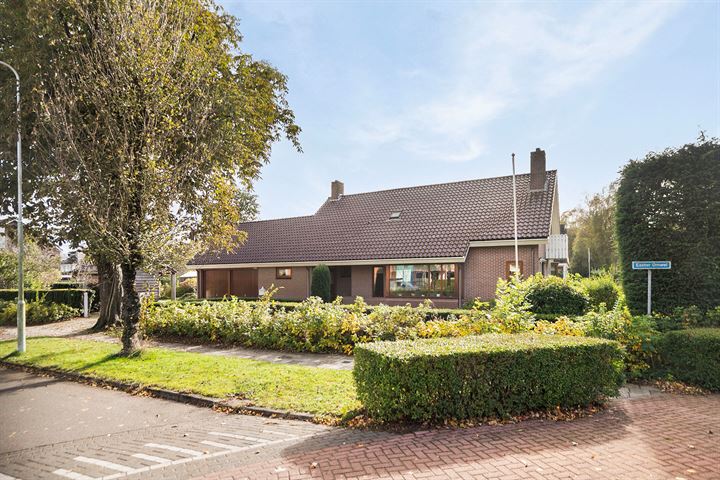 Burgemeester Drijberweg 77 in Hurdegaryp Foto