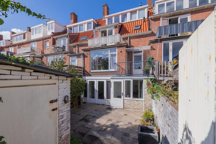 Burgemeester Engelbertsstraat 38 in Zandvoort photo