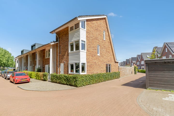 Burgemeester Folkertslaan 47 en Elburg foto