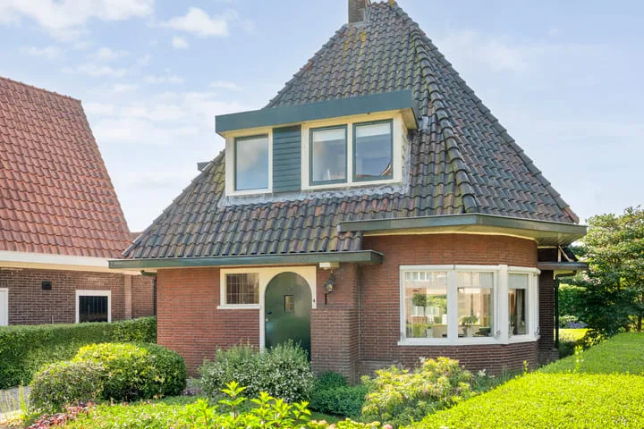 Burgemeester Goeman Borgesiusstraat 16 en Steenwijk