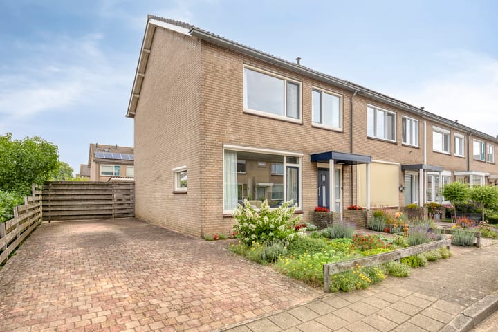 Burgemeester Hermsenstraat 1 en Millingen aan de Rijn foto