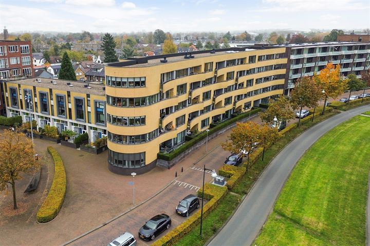 Burgemeester Jhr. Quarles van Uffordlaan 147 in Apeldoorn photo