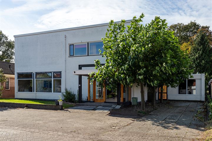 Burgemeester Kuiperslaan 15 in Oldemarkt photo