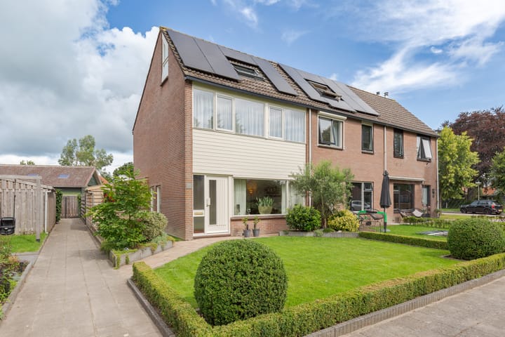 Photo of property Burgemeester Kuiperslaan 96, Oldemarkt