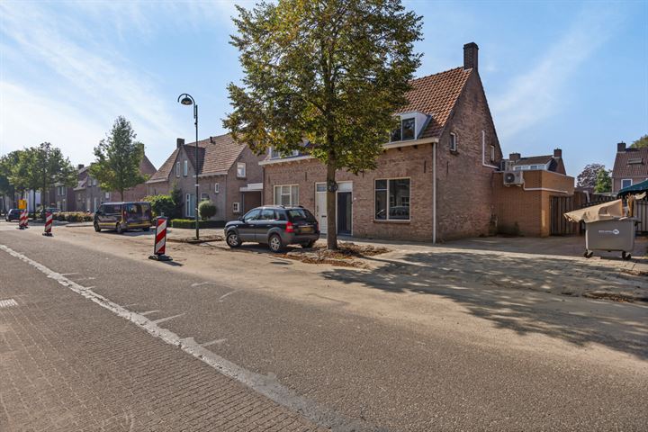 Burgemeester Magneestraat 70 en Bergeijk foto