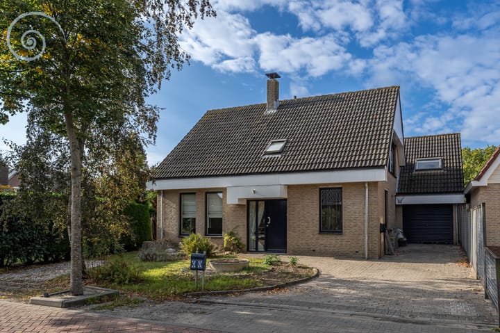 Burgemeester Overdorpstraat 36 in Nieuwe-Tonge Foto