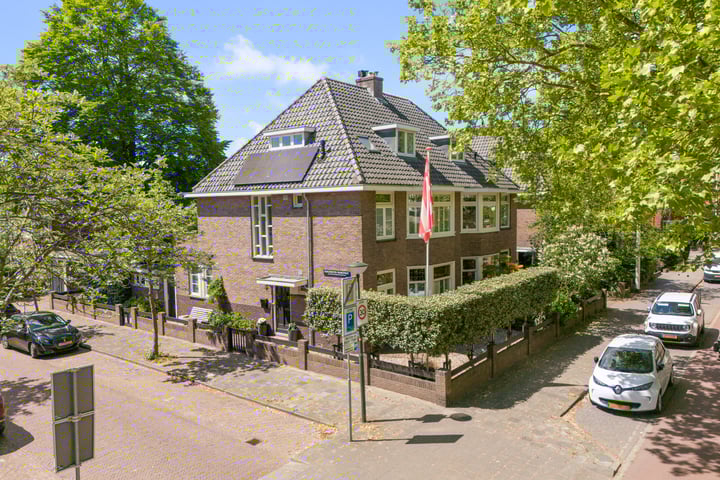 Burgemeester Palingstraat 2 in Alkmaar photo