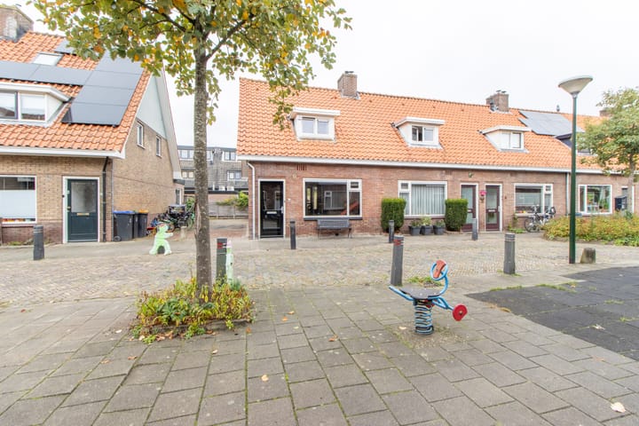 Photo of property Burgemeester Strick van Linschotenstraat 12, Maarssen